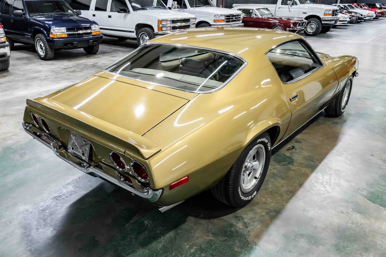 1970-Chevrolet-Camaro-Autumn Gold Poly-508917-37.jpg